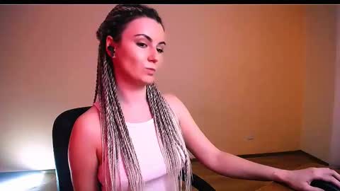 Elizabeth online show from 03-24-26, 06:46