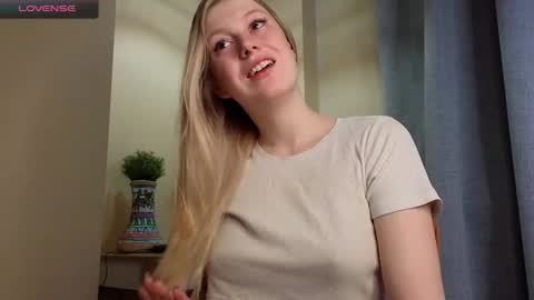 Snapshot of too_cute_blonde_girl chatting on 02-04-25, 03:11 Hey hey Im Megan Pvt open. Im very glad to see you here online show from 02-04-25, 03:11