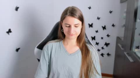 Snapshot of tooboringgirl chatting on 09-23-25, 02:31 Alisson online show from 09-23-25, 02:31