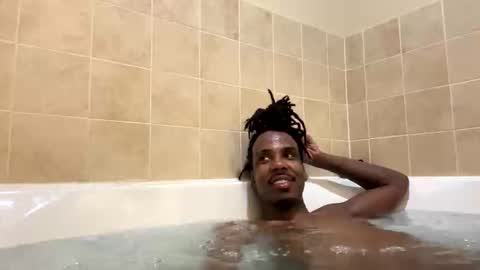 Snapshot of toochillcouple420 chatting on 11-07-25, 04:34 toochillcouple420 online show from 11-07-25, 04:34