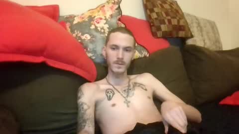 Snapshot of tootall803 chatting on 09-25-25, 02:37 TooTall803 online show from 09-25-25, 02:37