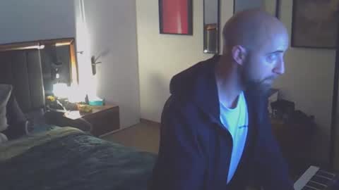 Snapshot of tootsybird chatting on 04-12-26, 03:55 tootsybird online show from 04-12-26, 03:55