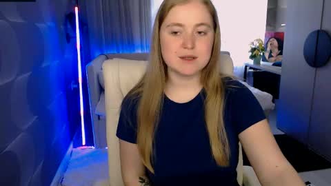 tori_blond online show from 04-25-26, 06:16