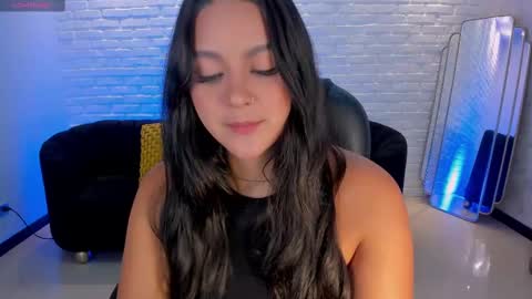 Snapshot of toricross1 chatting on 03-04-25, 01:17 Tori Cross online show from 03-04-25, 01:17