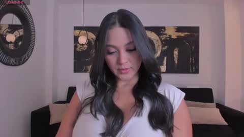 Snapshot of toricross1 chatting on 10-30-25, 01:23 Tori Cross online show from 10-30-25, 01:23