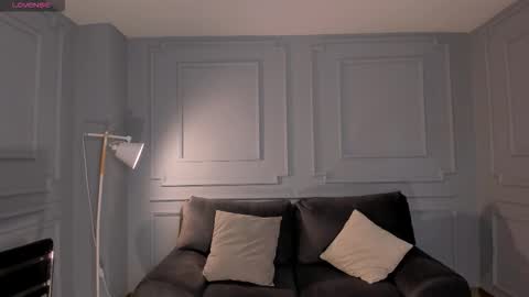 Snapshot of toricross1 chatting on 12-01-25, 12:37 Tori Cross online show from 12-01-25, 12:37