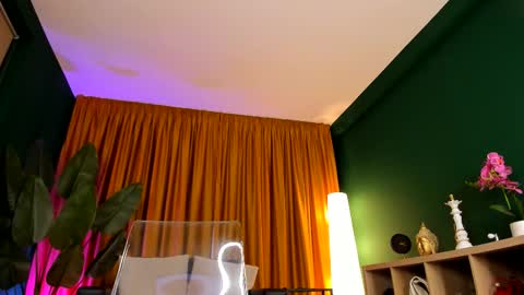 Snapshot of torri_kitten chatting on 11-29-25, 05:21 torri kitten online show from 11-29-25, 05:21