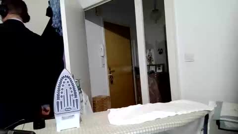 Snapshot of totomt chatting on 12-02-25, 12:49 Iron Bro online show from 12-02-25, 12:49