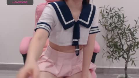 Snapshot of totoro_09 chatting on 09-27-25, 04:06 Angelina online show from 09-27-25, 04:06