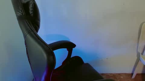 Alison online show from 02-26-25, 01:11