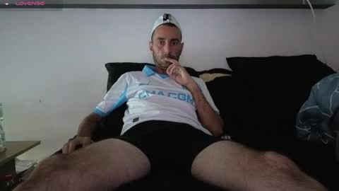 Snapshot of toulonnais83200 chatting on 07-23-26, 03:32 toulonnais83200 online show from 07-23-26, 03:32