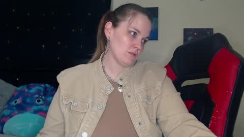 Snapshot of toxiclilly chatting on 12-21-24, 11:33 Lilly Miss Mistress Goddess Maam Queen Boss online show from 12-21-24, 11:33