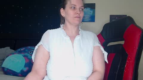 Snapshot of toxiclilly chatting on 12-31-24, 11:53 Lilly Miss Mistress Goddess Maam Queen Boss online show from 12-31-24, 11:53