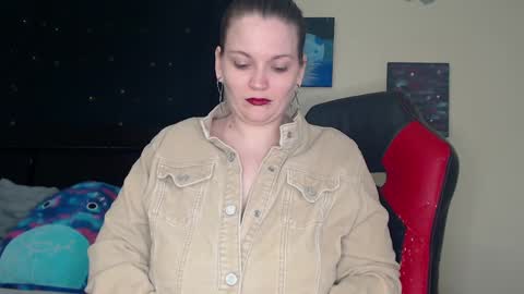 Snapshot of toxiclilly chatting on 01-01-25, 09:17 Lilly Miss Mistress Goddess Maam Queen Boss online show from 01-01-25, 09:17