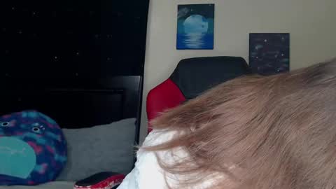 Snapshot of toxiclilly chatting on 01-18-25, 08:20 Lilly Miss Mistress Goddess Maam Queen Boss online show from 01-18-25, 08:20