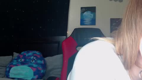 Snapshot of toxiclilly chatting on 01-22-25, 08:18 Lilly Miss Mistress Goddess Maam Queen Boss online show from 01-22-25, 08:18