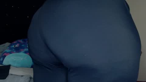 Snapshot of toxiclilly chatting on 02-06-25, 09:22 Lilly Miss Mistress Goddess Maam Queen Boss online show from 02-06-25, 09:22