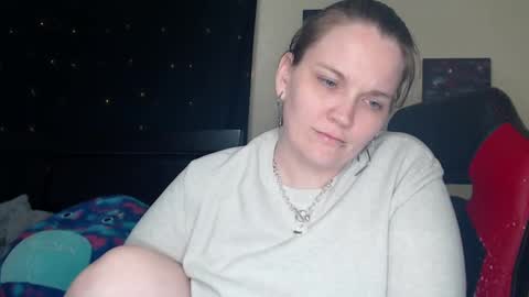 Snapshot of toxiclilly chatting on 02-20-25, 07:45 Lilly Miss Mistress Goddess Maam Queen Boss online show from 02-20-25, 07:45