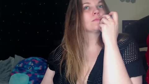 Snapshot of toxiclilly chatting on 03-08-25, 09:28 Lilly Miss Mistress Goddess Maam Queen Boss online show from 03-08-25, 09:28