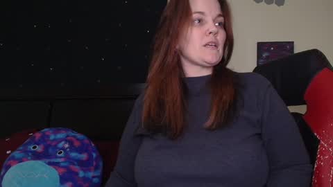 Snapshot of toxiclilly chatting on 10-17-25, 06:38 Lilly Miss Mistress Goddess Maam Queen Boss online show from 10-17-25, 06:38