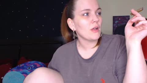 Snapshot of toxiclilly chatting on 01-17-26, 08:52 Lilly Miss Mistress Goddess Maam Queen Boss online show from 01-17-26, 08:52