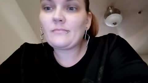 Snapshot of toxiclilly chatting on 04-02-26, 06:05 Lilly Miss Mistress Goddess Maam Queen Boss online show from 04-02-26, 06:05