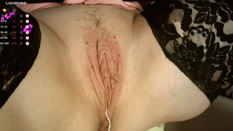 Snapshot of toxiquenude chatting on 12-15-24, 01:54 toxiquenude online show from 12-15-24, 01:54