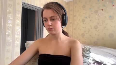 Liv 1st day online show from 07-28-26, 02:13