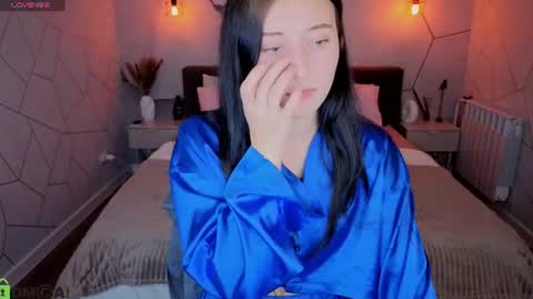 tracey_gill online show from 07-24-26, 09:07
