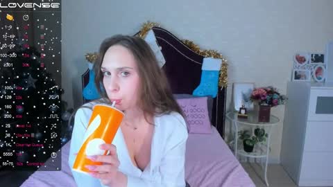 Snapshot of traneba chatting on 12-27-24, 12:56 Kate online show from 12-27-24, 12:56