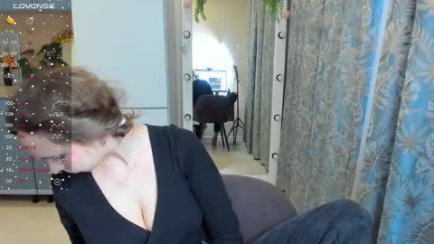 Snapshot of traneba chatting on 02-02-25, 05:21 Kate online show from 02-02-25, 05:21