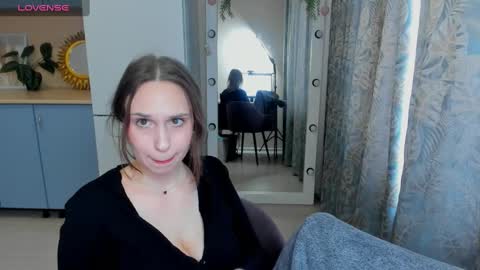 Snapshot of traneba chatting on 02-28-25, 08:31 Kate online show from 02-28-25, 08:31