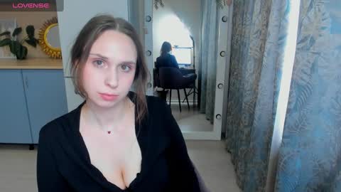 Snapshot of traneba chatting on 02-28-25, 11:36 Kate online show from 02-28-25, 11:36