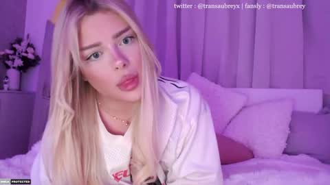 aubrey 3 online show from 10-23-25, 07:34