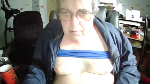 Snapshot of transmtfhello chatting on 05-02-26, 06:57 Peter online show from 05-02-26, 06:57