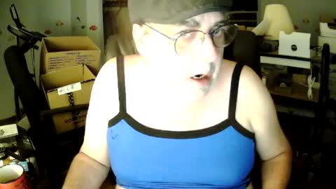Snapshot of transmtfhello chatting on 06-16-26, 01:08 Peter online show from 06-16-26, 01:08