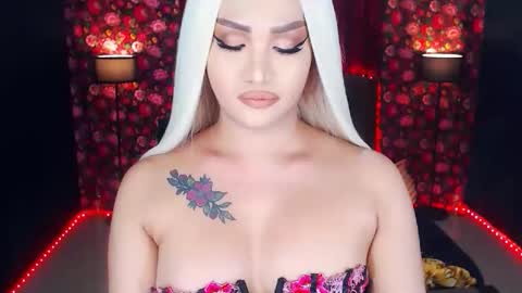Snapshot of transplayfullolivia chatting on 05-07-26, 01:11 KYLIE BELLA TS online show from 05-07-26, 01:11
