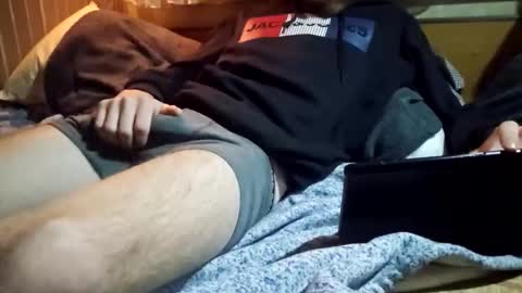 Snapshot of travelbait chatting on 10-29-25, 10:55 travelbait online show from 10-29-25, 10:55