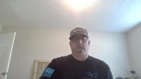 Snapshot of travelingman53 chatting on 10-14-25, 06:31 Travelingman53 online show from 10-14-25, 06:31