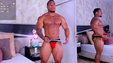 Snapshot of travis_lenox_ chatting on 11-04-25, 09:03 Travis online show from 11-04-25, 09:03