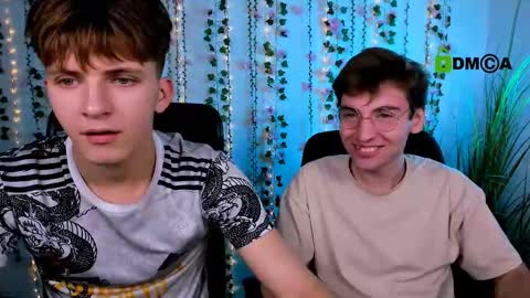 Travis online show from 10-12-25, 07:24