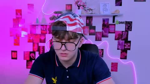 Travis online show from 04-26-26, 09:07