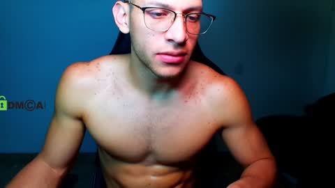 Snapshot of travisdiamonds chatting on 12-12-24, 01:10 TRAVIS. online show from 12-12-24, 01:10