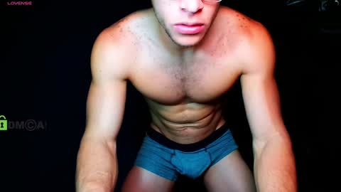 Snapshot of travisdiamonds chatting on 01-23-25, 01:51 TRAVIS. online show from 01-23-25, 01:51