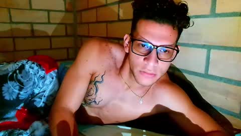 TRAVIS. online show from 04-06-26, 12:17