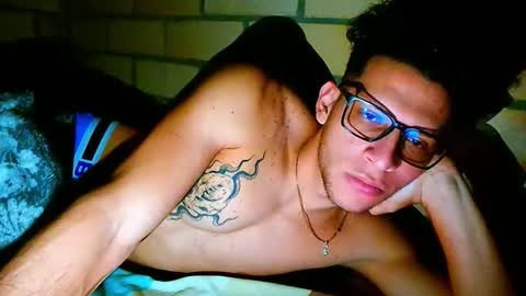 TRAVIS. online show from 04-14-26, 06:41