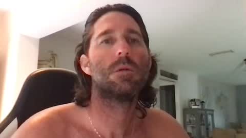 Snapshot of traviskenn chatting on 06-09-26, 07:03 TravisKenn online show from 06-09-26, 07:03
