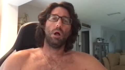 Snapshot of traviskenn chatting on 06-10-26, 01:10 TravisKenn online show from 06-10-26, 01:10