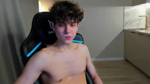 Snapshot of travisrivas chatting on 10-16-25, 03:46 travisrivas online show from 10-16-25, 03:46