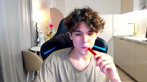 Snapshot of travisrivas chatting on 12-03-25, 03:47 travisrivas online show from 12-03-25, 03:47